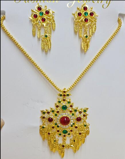 Boucles d'oreilles de style et - Pacific Jewelry & Watches Los Angeles avis et prix