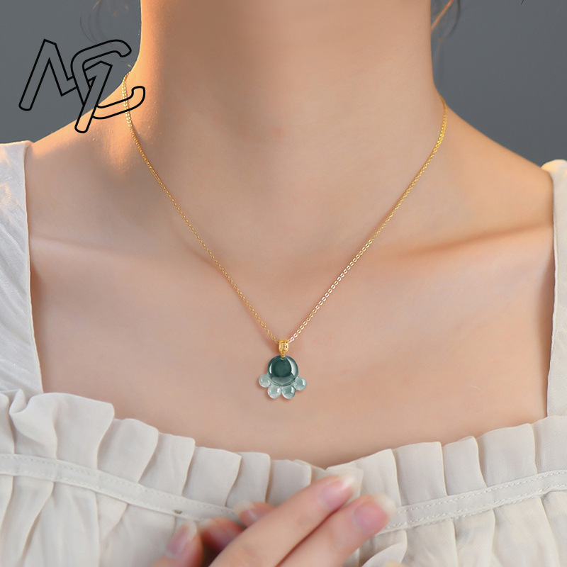 Collier pendentif patte de cha - Necklace Pendant avis et prix